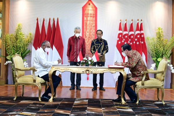Jokowi Signed Extradition Treaty with Singapore